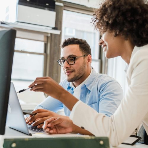 Syndics collaborant sur un projet de copropriété, accompagnement par le bureau d’études thermique aonaba à Strasbourg